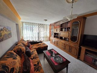 Pis a Levante Alto. Piso en plaza triangular