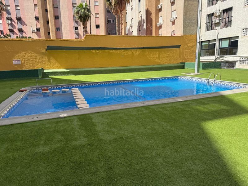Foto f0a980c1-a03a-4c04-9e24-e2c90910225e. Pis amb piscina a Centro Urbano Benidorm
