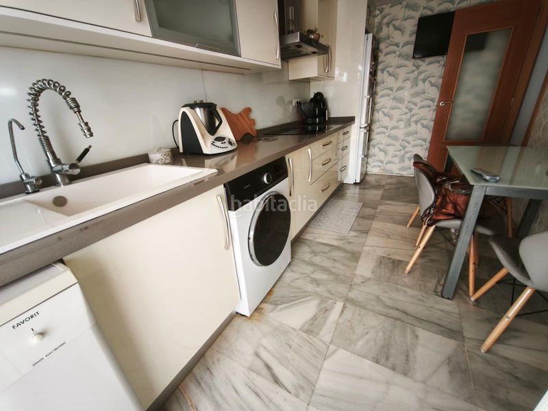 Foto c286ed76-476d-4650-8451-868e49c6bb75. Duplex with parking pool in Playa Poniente Benidorm