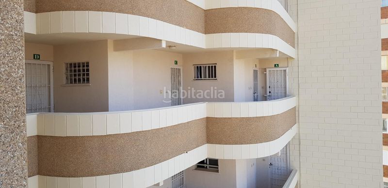 Foto 86f69591-9eff-46d1-a848-102819957229. Estudi amb aparcament piscina a Playa Levante Benidorm