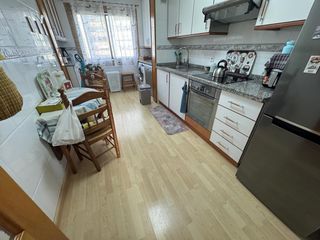 Pis  Avenida municipi del. 3 habitaciones, 2 baños, garaje y trastero