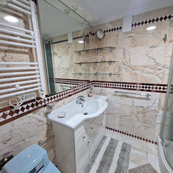 Foto 25edbacf-0869-4b12-9feb-76218e1d510a. Flat with heating parking pool in Playa Levante Benidorm