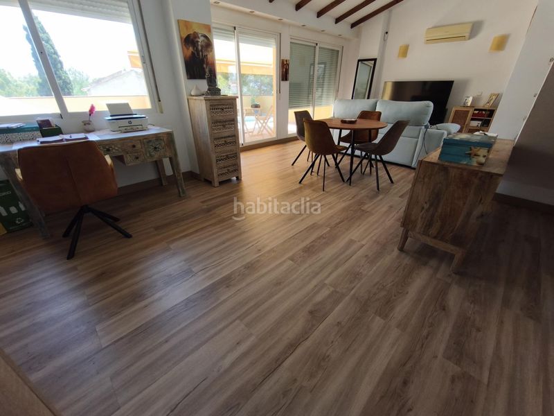 Foto 36af8d2e-1281-4096-ad74-5f38c725bd57. Casa aparellada amb aparcament piscina a Coloma Nucia (la)