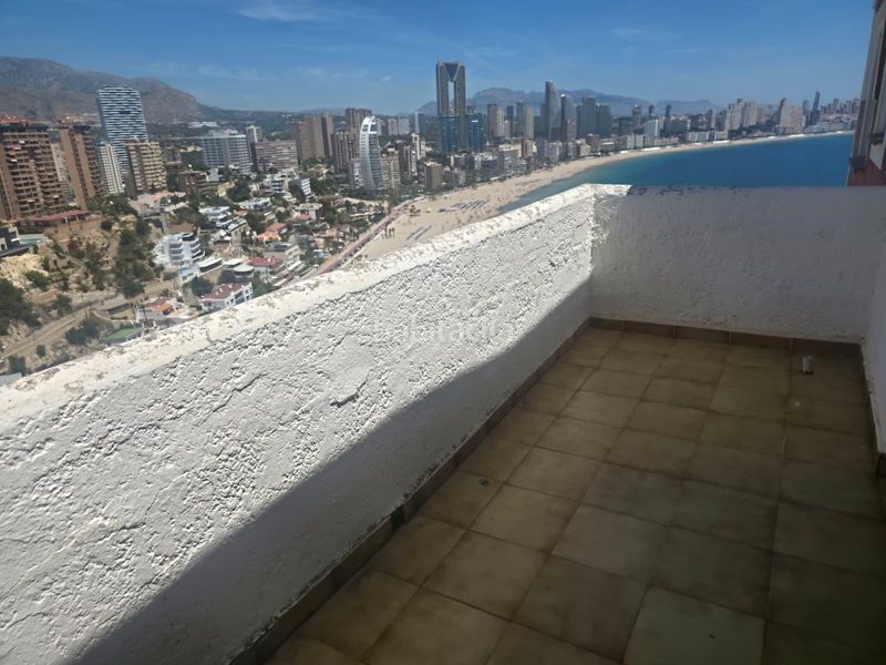 Foto 7d26f446-6007-43a1-926d-56a61cbd2ffa. Àtic amb aparcament piscina a Playa Poniente Benidorm