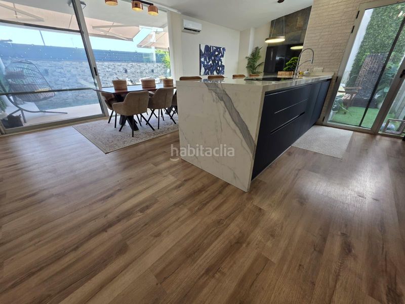 Foto c62d2b63-d328-48ac-9f3a-ede1c565848f. Casa adossada amb aparcament piscina a Agua Amarga - Urbanova Alicante