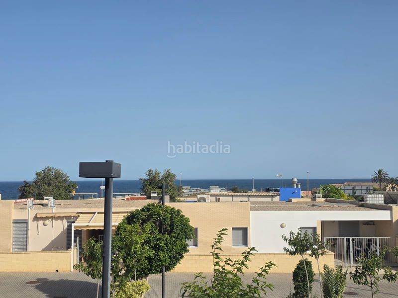 Foto f6e97bd6-a0ca-4e4e-af71-e13519dc9b1d. Casa adossada amb aparcament piscina a Agua Amarga - Urbanova Alicante