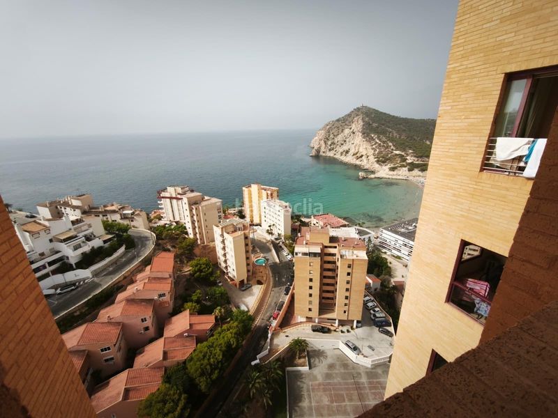 Foto dee8ae93-dc29-4003-a242-00e7fed76c1c. Àtic amb piscina a Playa Poniente Benidorm