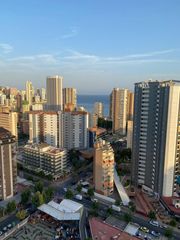 Etagenwohnung in Levante Alto. Encantador apartamento semireformado en benidorm  tu refugio ide