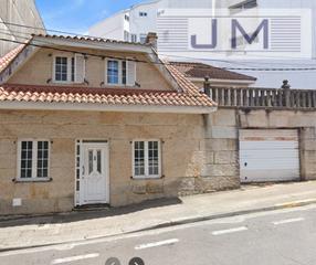 Haus in Santa Uxía de Ribeira. Se vende casa de piedra para terminar en ribeira