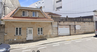 Casa a Santa Uxía de Ribeira. Se vende casa de piedra para terminar en ribeira