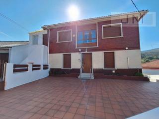 Casa  Lugar tarrio. Se vende casa con terreno en la zona de baroña