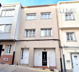 Casa  Rúa cervantes. Se vende casa en ribeira con zona de barbacoa