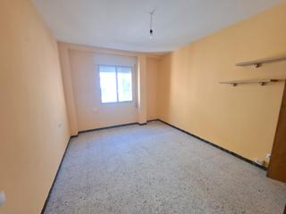 Appartement  Praza lonxa. Se vende piso a buen precio en ribeira