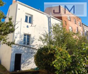 Maison jumelée  Rúa ramón aller. Se vende casa con jardín en ribeira