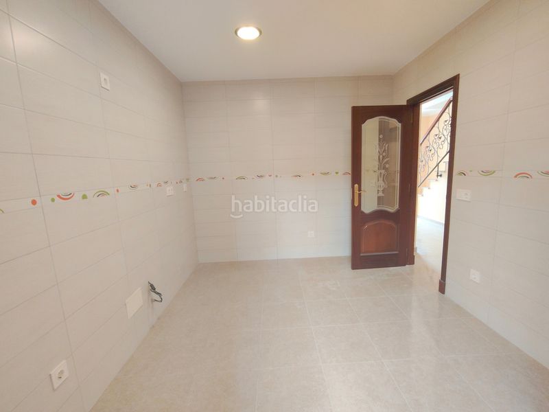 Foto 85a2451b-41b0-4b89-bd38-ebd212cba1e0. Casa a Castiñeiras Ribeira