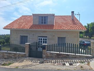 Casa  Rúa atalaia. Se vende casa lista para entrar en porto do son.
