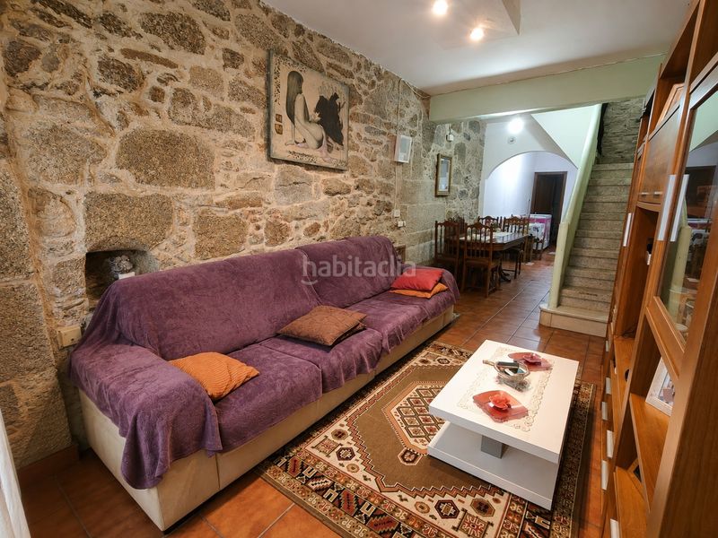 Foto c677afc5-0eb0-44b7-afbe-ec724ec165d7. Casa adossada a santa uxía de Ribeira Ribeira