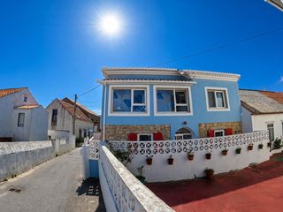 Casa  Rúa do falcato. Se vende casa reformada en corrubedo.
