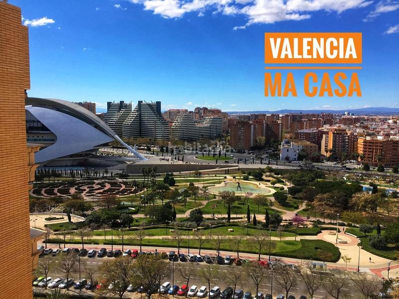 Foto 89e86431-65b6-4077-9cc2-2aa1ef6bac2c. Lloguer àtic amb calefacció aparcament piscina a Valencia