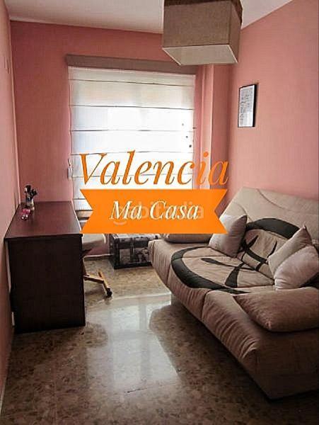 Foto 6434cbf2-bf77-4af9-ab79-5da8bd56af2e. Rent flat with parking in Aiora Valencia
