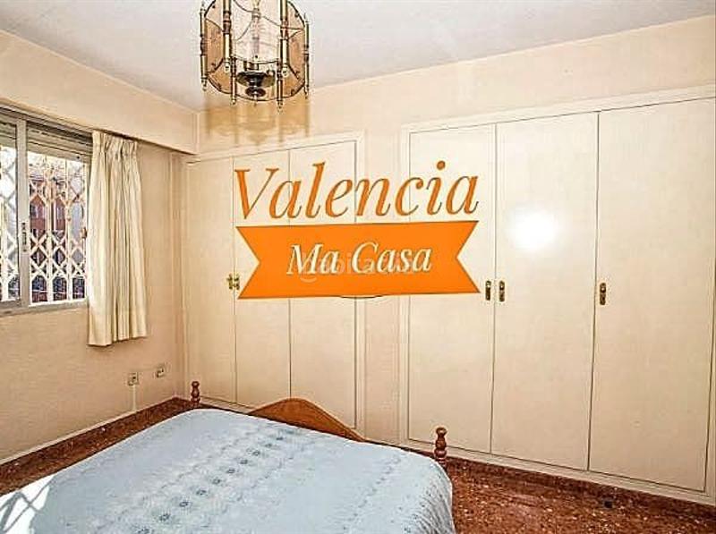 Foto c12e34b2-8d18-4e27-b394-4f2dd9c647f2. Rent flat with heating parking in Exposició Valencia