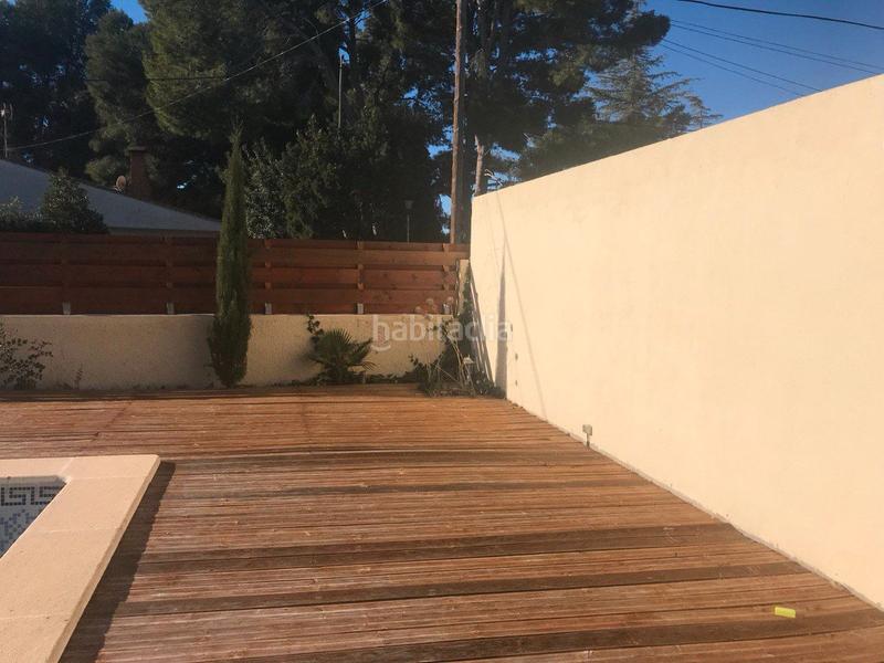 Foto 0aa2b79b-692f-47b8-a952-12107e77e02b. Rent chalet with heating pool in Serra