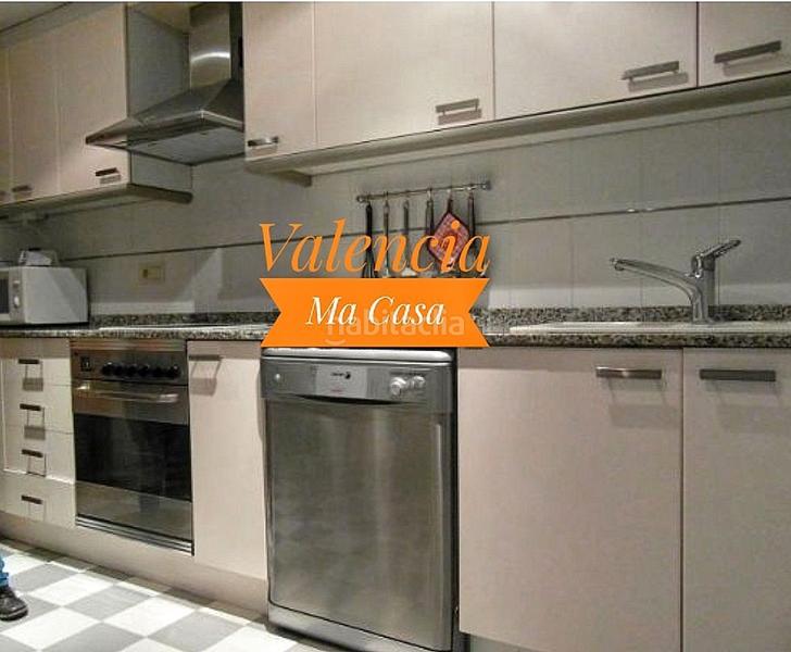 Foto 9d073643-ddcb-4954-a53d-2c22740db062. Rent flat with parking in Arrancapins Valencia