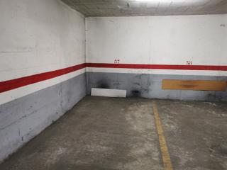 Aparcament cotxe a Carrer de pedro antonio de alarcón 20. Parking económico para coche pequeño o mediano.