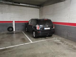 Autoparkplatz in Carrer de cervantes 215