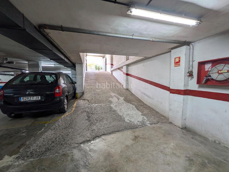Foto 4a244ac4-345c-4b3f-a462-56717f3fbdee. Parking coche en carrer de ponent 85 plaza cómoda para coche pequeño en Badalona