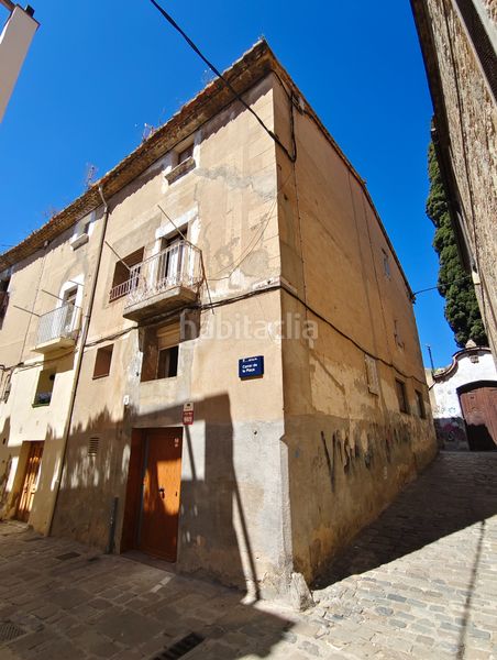 Foto c3b6024b-2010-46db-8773-402801641c29. Casa aparellada a Centre Badalona