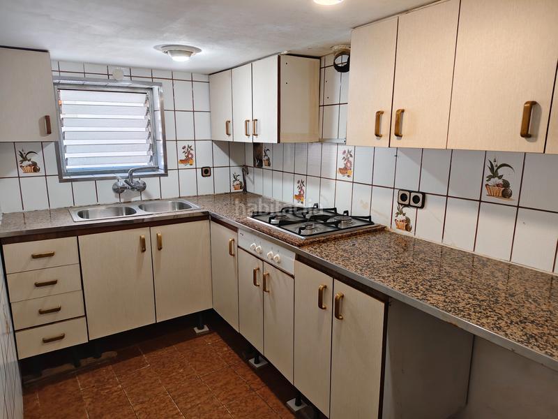 Foto ed3c1fa4-701f-476c-bc29-639f8074a654. Doppelhaus in Centre Badalona