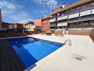 Dúplex  Carrer del general weyler. Dúplex semi nuevo con parking y piscina