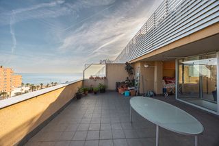 Lloguer Àtic a Plaça del vaixell maria assumpta 3. Atico dúplex vacacional (verano) con vistas al mar y gran terraz