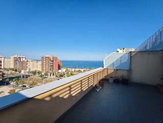 Rent Penthouse in Plaça del vaixell maria assumpta 3. Atico dúplex vacacional (verano) con vistas al mar y gran terraz