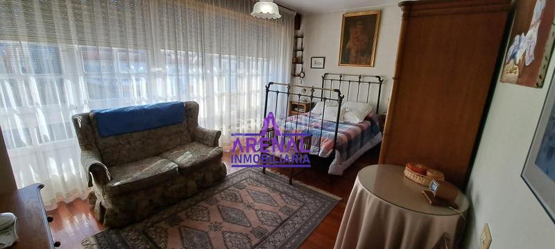 Foto 09f6f0c7-3897-4b1e-9311-aa1150c3b580. Casa adosada casa céntrica con vistas y terraza en Pobra do Caramiñal (A)