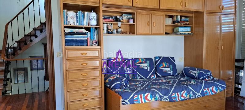 Foto 1b8a0e3b-7829-4758-98a7-83abe6cae731. Casa adosada casa céntrica con vistas y terraza en Pobra do Caramiñal (A)