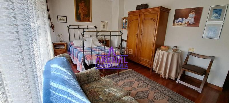 Foto 24bb402a-7b87-4070-8033-c086e1f3363a. Casa adosada casa céntrica con vistas y terraza en Pobra do Caramiñal (A)