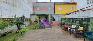 Casa en Pobra do Carami�al (A). Casa con patio en el centro