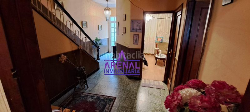 Foto d21892ef-3930-4d93-9b31-30559aac1cc3. Casa a Pobra do Caramiñal (A)