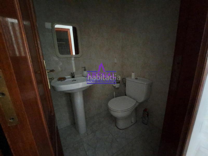 Foto b4b149b0-4cde-44fd-8882-78dbba9e6429. Miete büro in Pobra do Caramiñal (A)