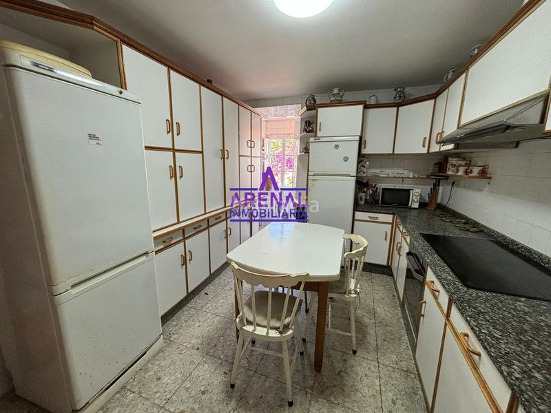 Foto b0572ef7-6e2f-44a1-8f8d-14f228b4efdb. Casa amb calefacció aparcament a Pobra do Caramiñal (A)