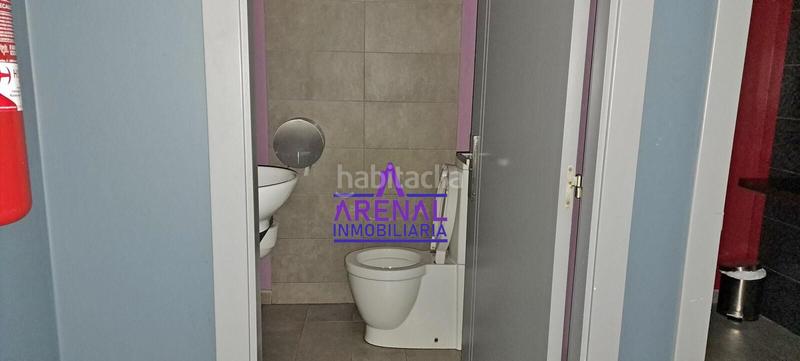 Foto 553e339d-ecda-4bbd-b587-fbf2a328bf99. Affitto locale commerciale in Pobra do Caramiñal (A)