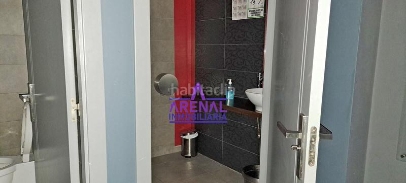 Foto 93a4bd5c-4052-4cb1-9dba-cd34527b9b4a. Affitto locale commerciale in Pobra do Caramiñal (A)