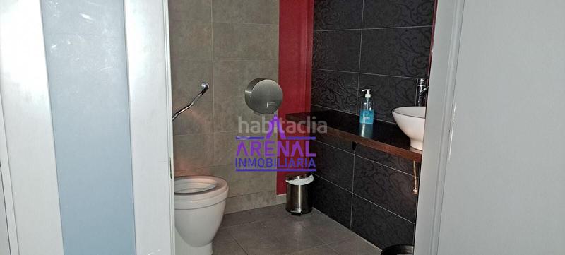 Foto bbbdf190-077a-41e0-8f18-385394647a54. Affitto locale commerciale in Pobra do Caramiñal (A)