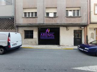 Local commercial à Pobra do Caramiñal (A). Bajo con patio