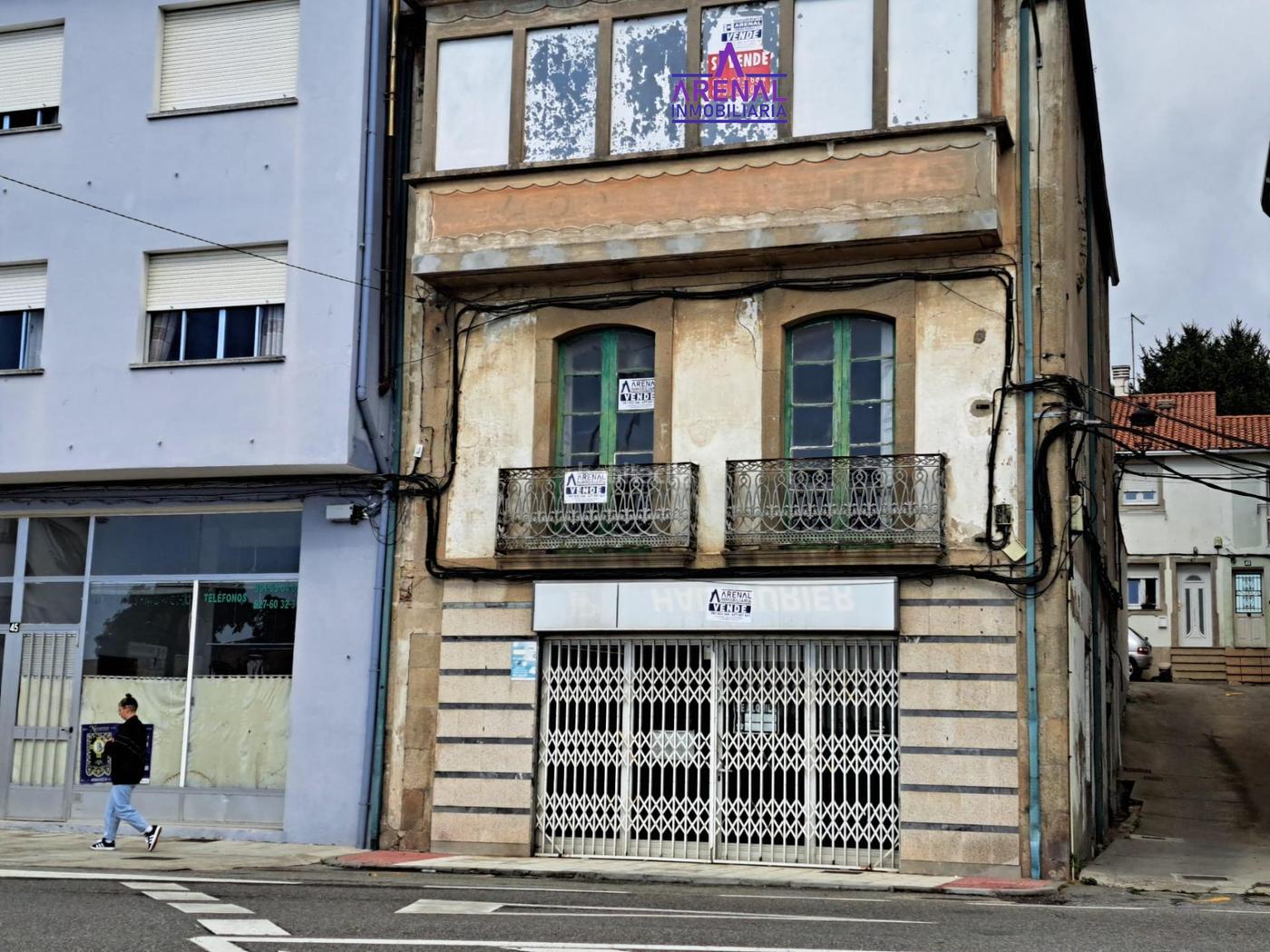 Bajo comercial Pobra do Caramial (A)