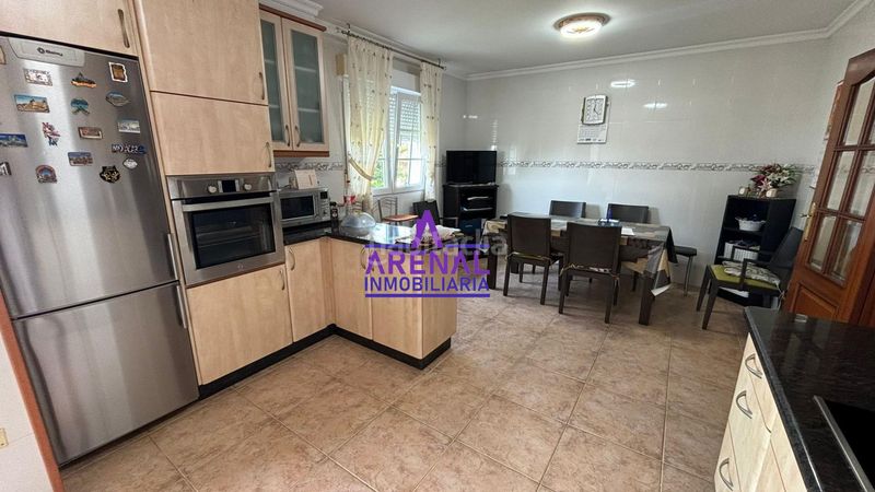 Foto c1a43cb9-2dbe-49c0-b13d-e999a4da4122. Casa amb aparcament a Pobra do Caramiñal (A)