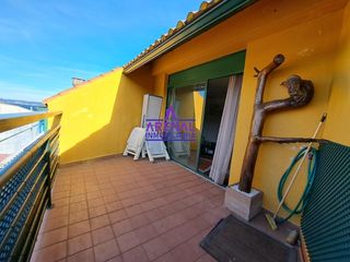 �tico  Calle calle atalaya. �tico luminoso con terraza y vistas lejanas al mar