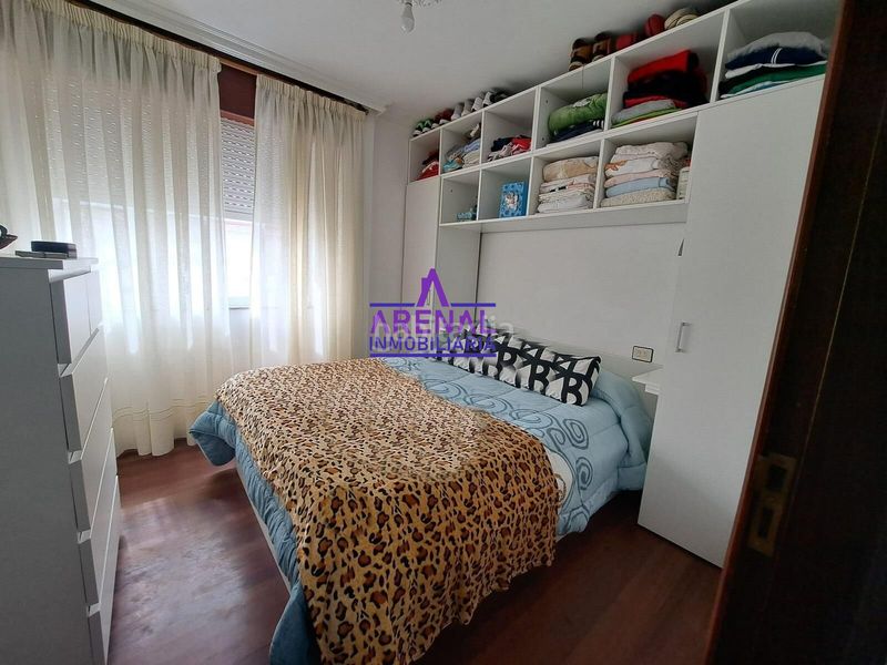 Foto aa0bc393-5297-42e6-a3c7-626f061a4543. Pis a Pobra do Caramiñal (A)